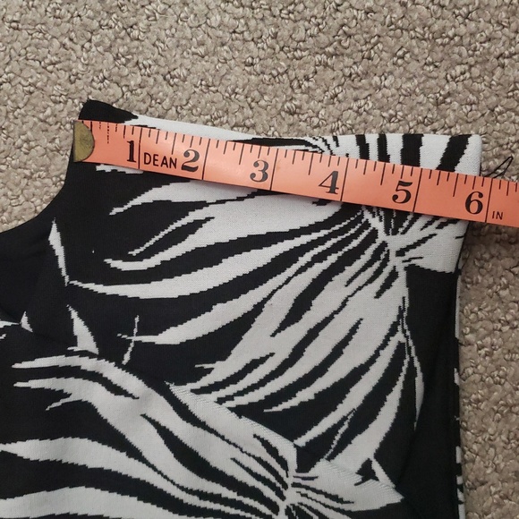 Zara One Shoulder Palm Print Jacquard Cross Over Crop Top Size Small - Picture 5 of 7